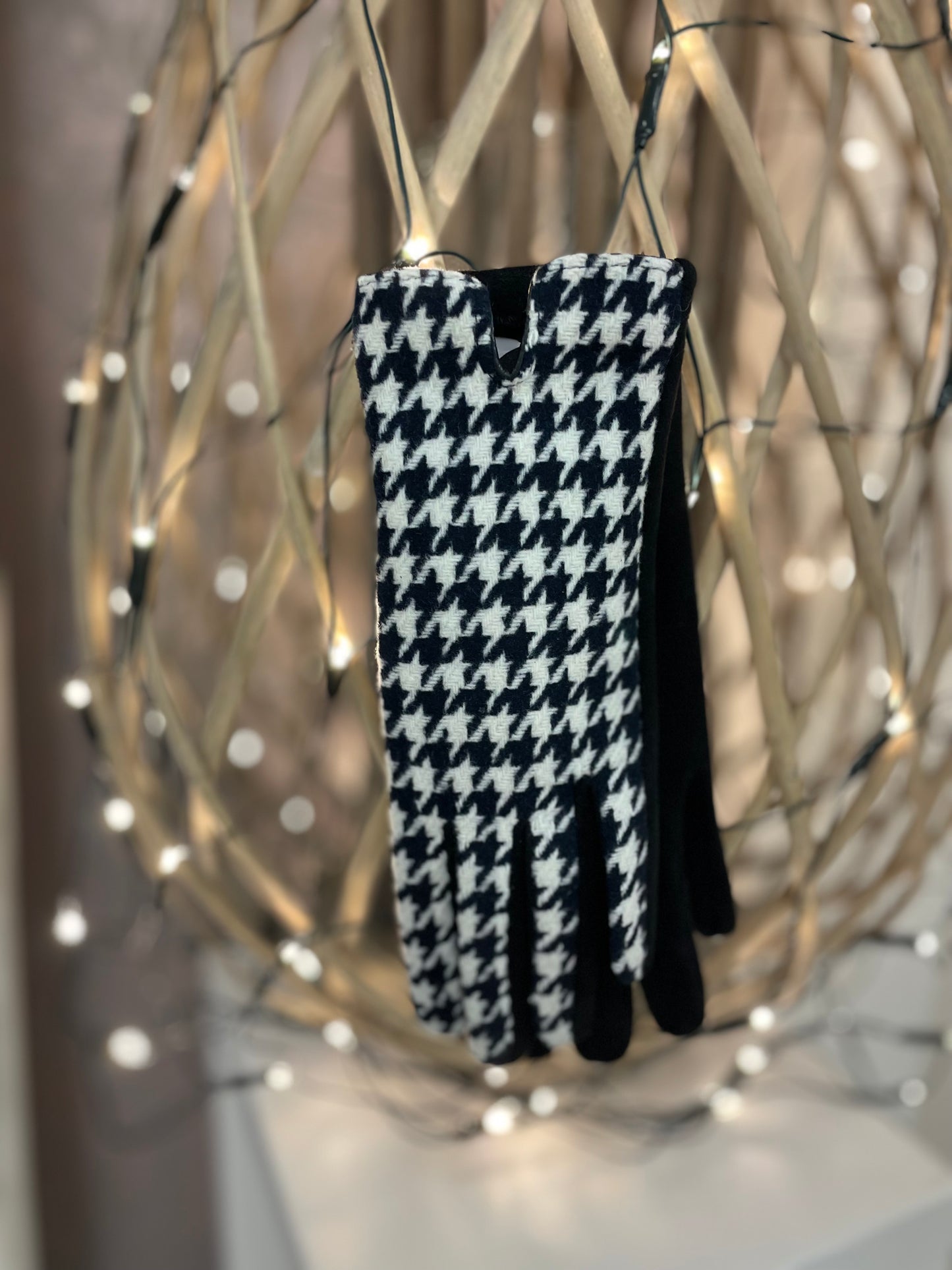 Houndstooth Gloves