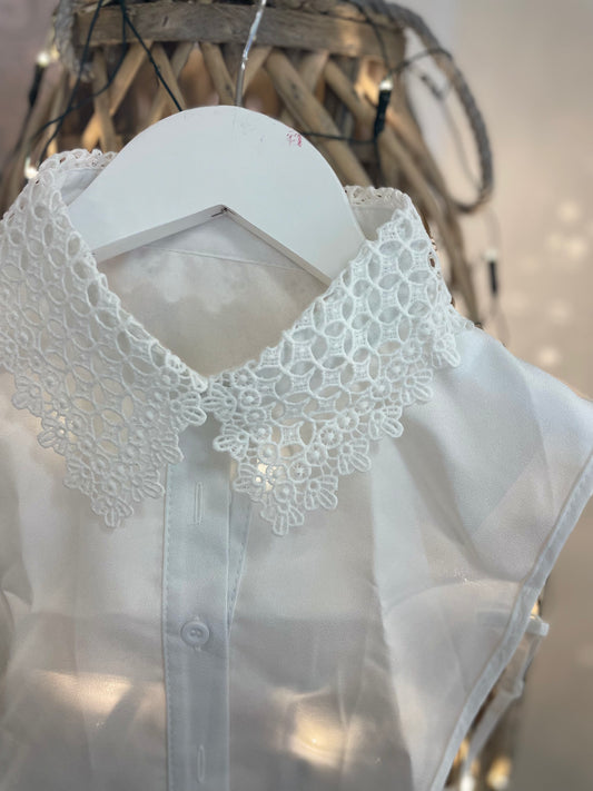 Lace Collar Detail