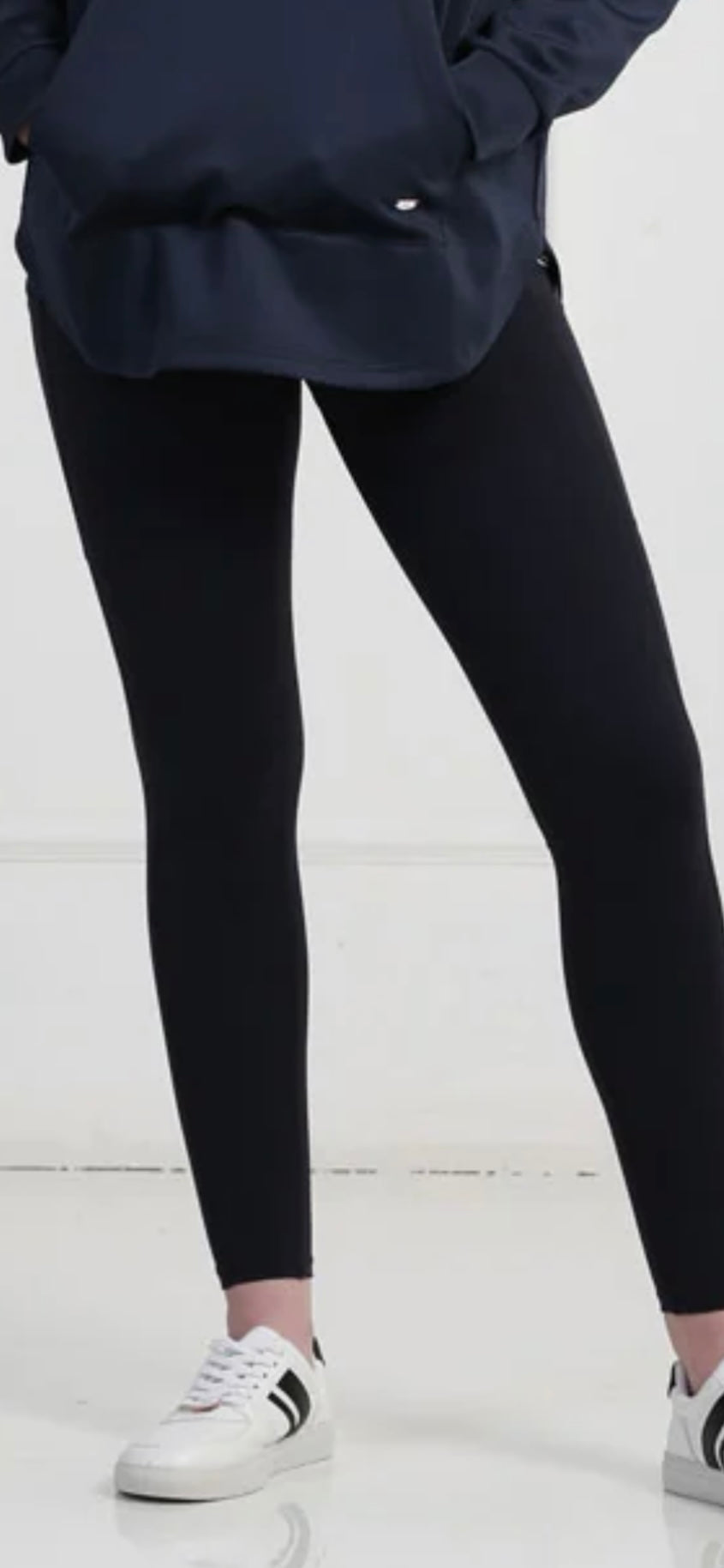 Relax & Renew Nessa Legging Navy