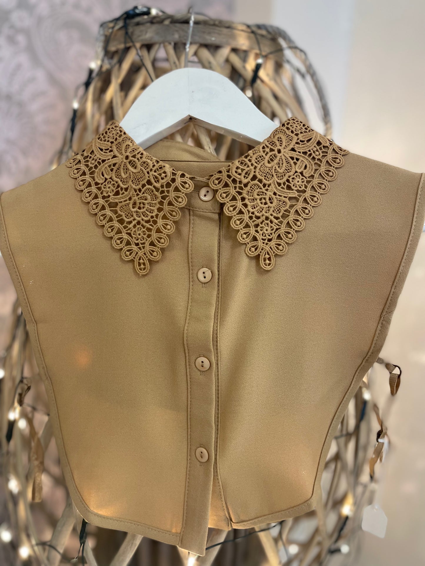 Taupe lace Collar